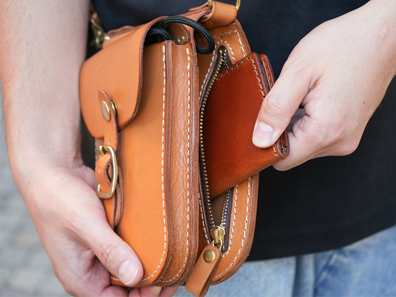 HERZ | Two-Fold Smartphone Pouch – Japanese Handmade Leather Phone Bag (SN-2410)