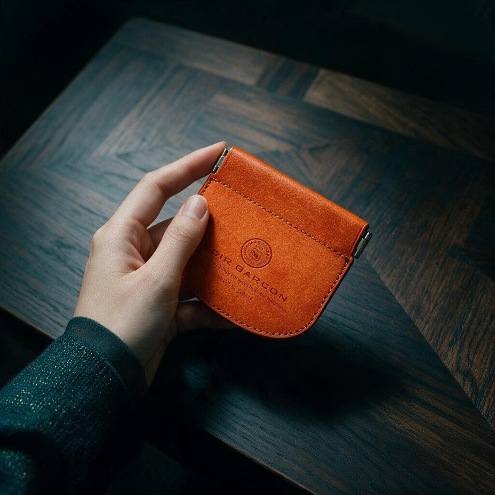 Cléo Italian Pueblo Leather Coin Case — Patina-Ready Daily Carry — 25g, Made in Japan