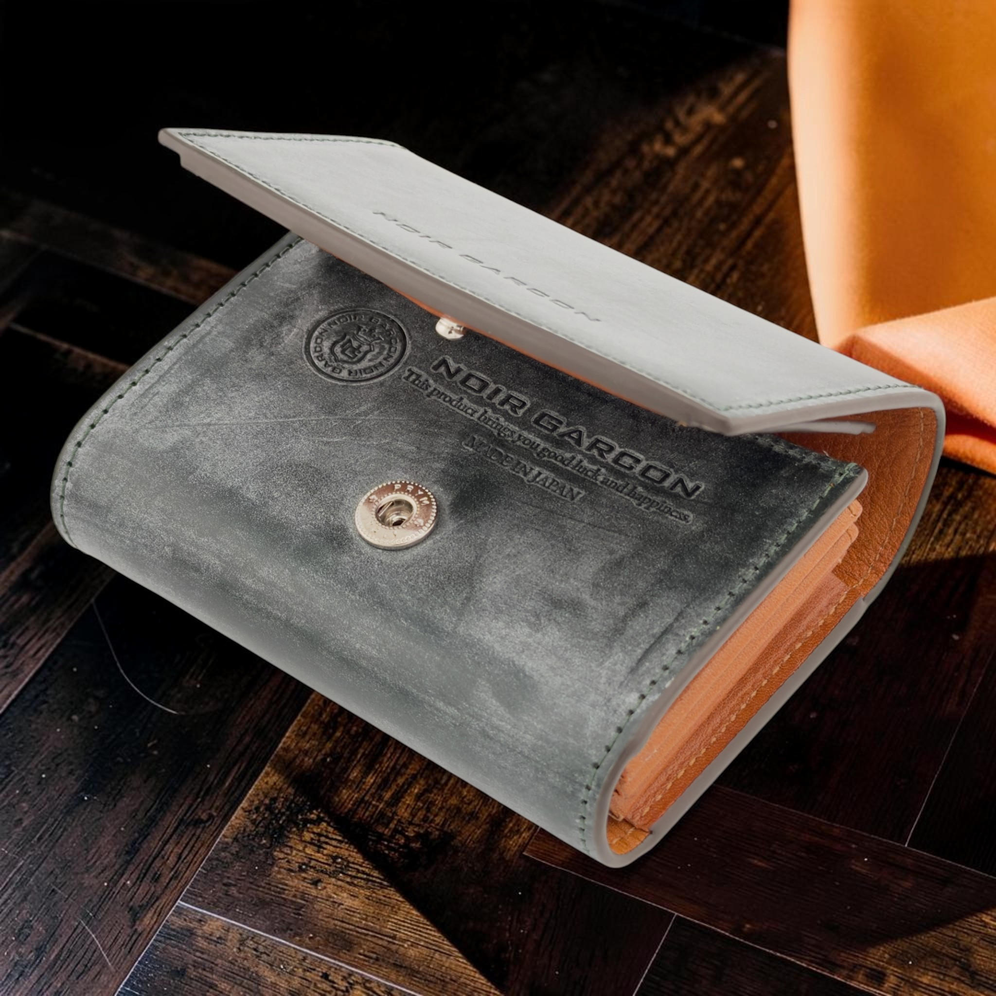 NOIR GARCON Tri-Fold Wallet — Bridle Leather — Compact Capacity — 10.9 × 7.8cm