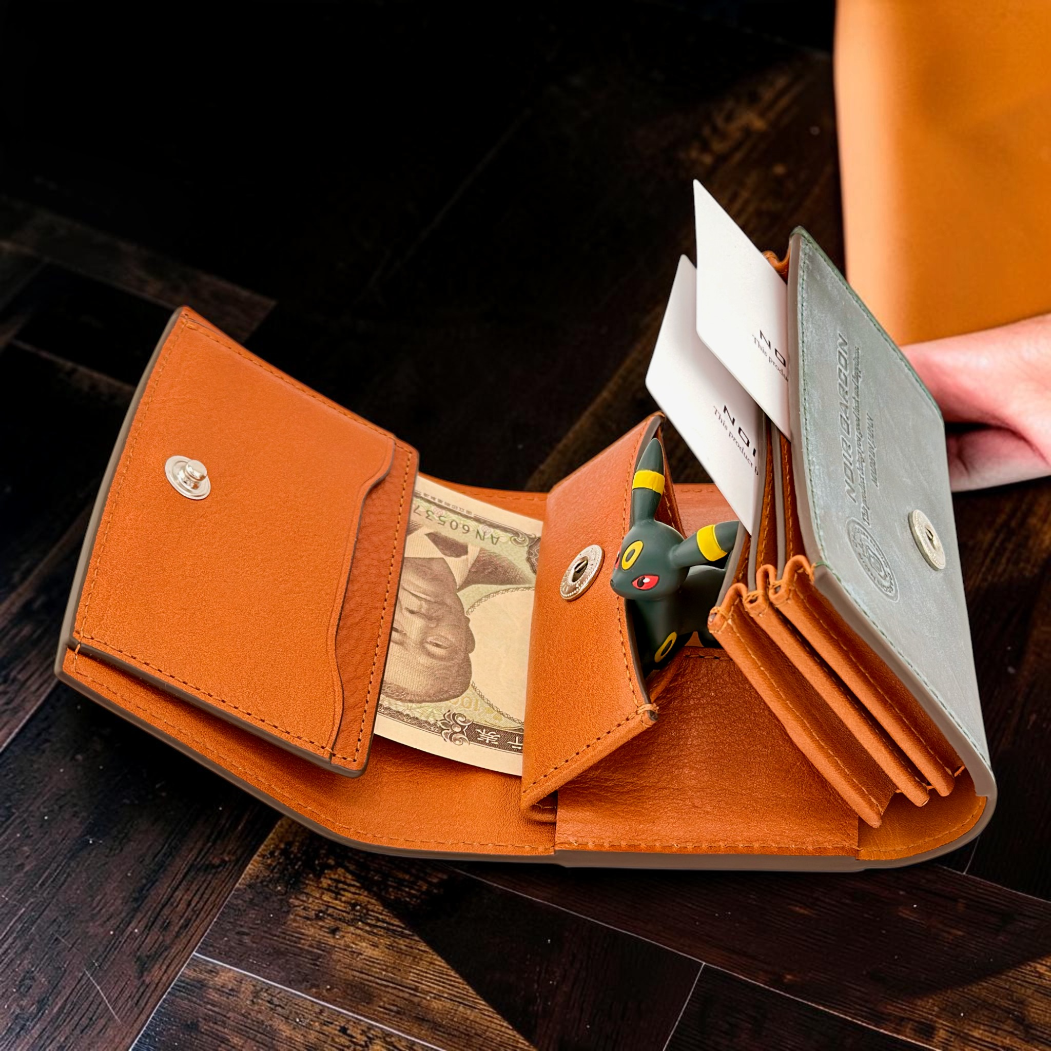 NOIR GARCON Tri-Fold Wallet — Bridle Leather — Compact Capacity — 10.9 × 7.8cm