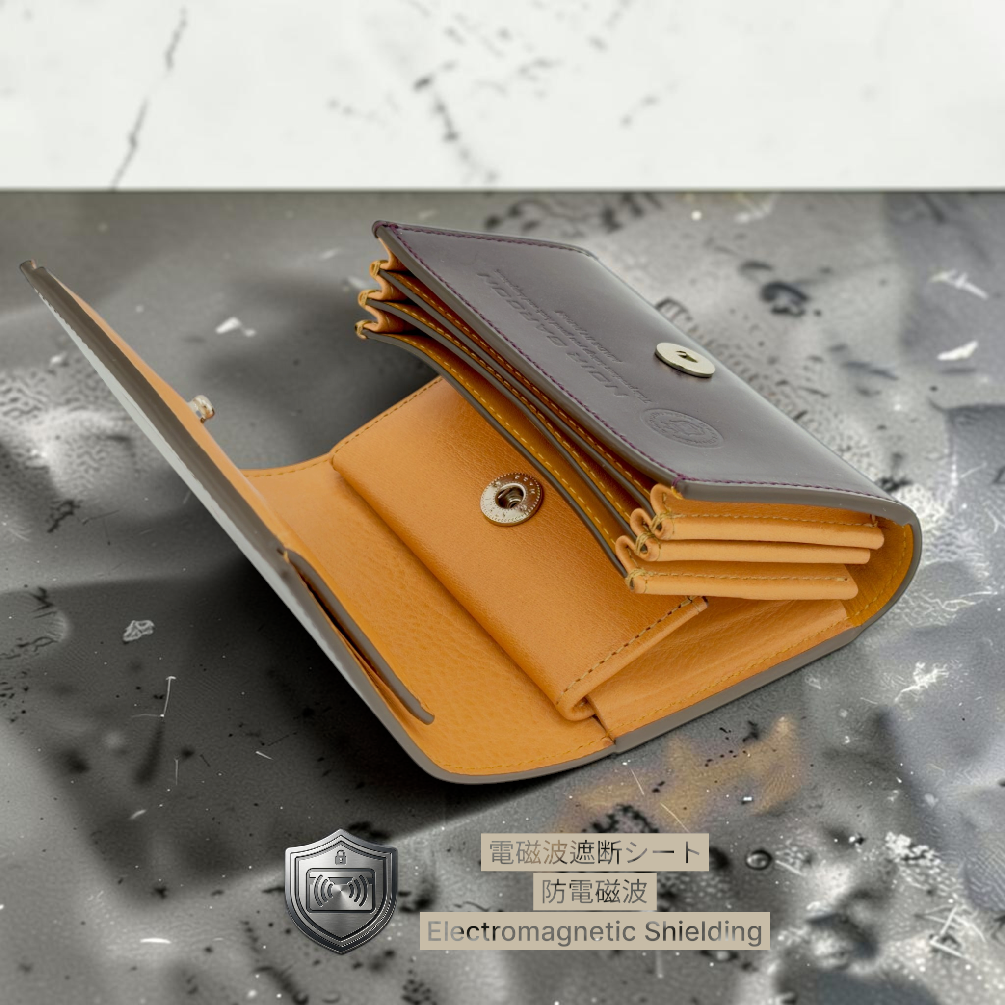 NOIR GARCON Tri-Fold Wallet — Bridle Leather — Compact Capacity — 10.9 × 7.8cm