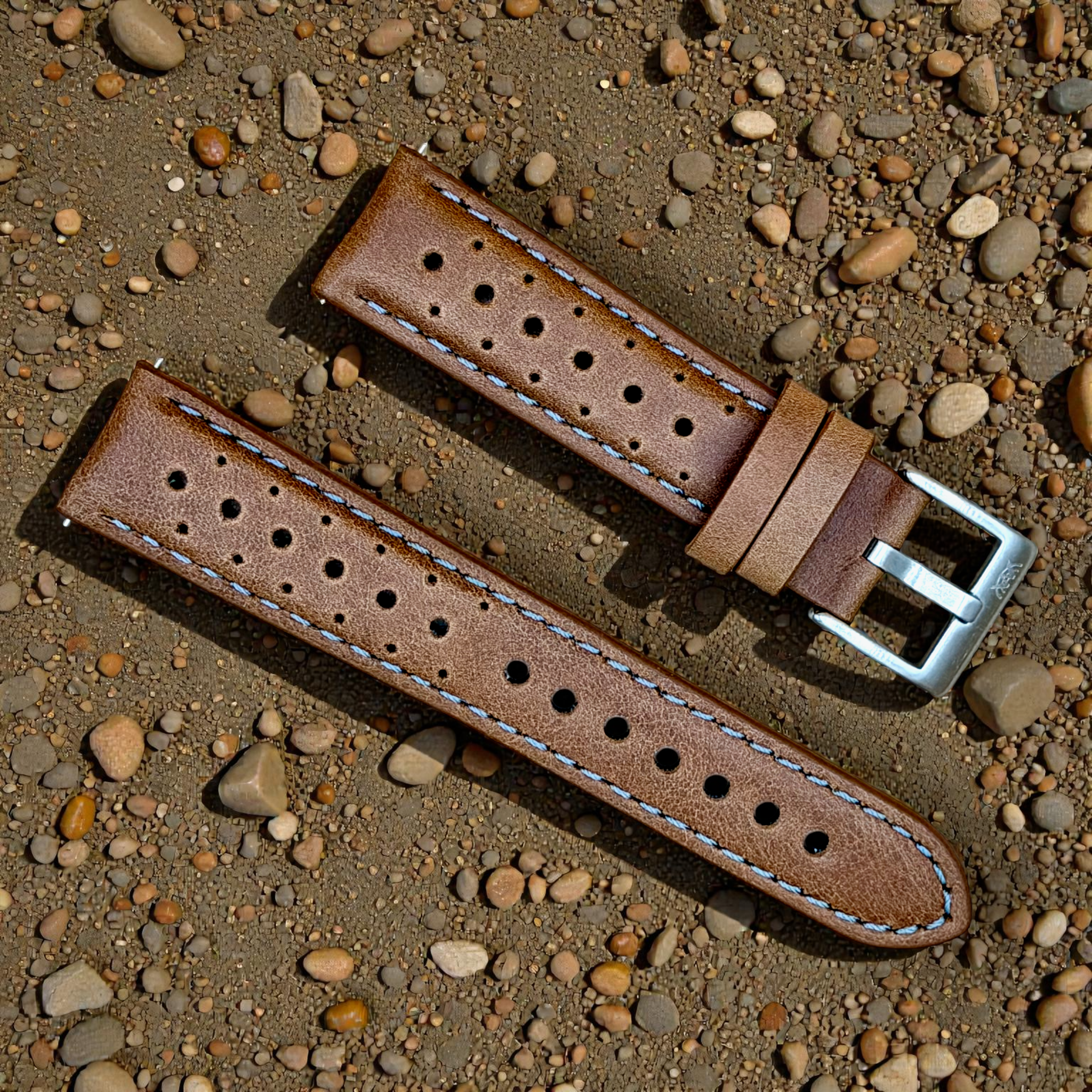 Watchandstrapco | The Monte Carlo：穿孔皮革賽車錶帶 - 復古棕