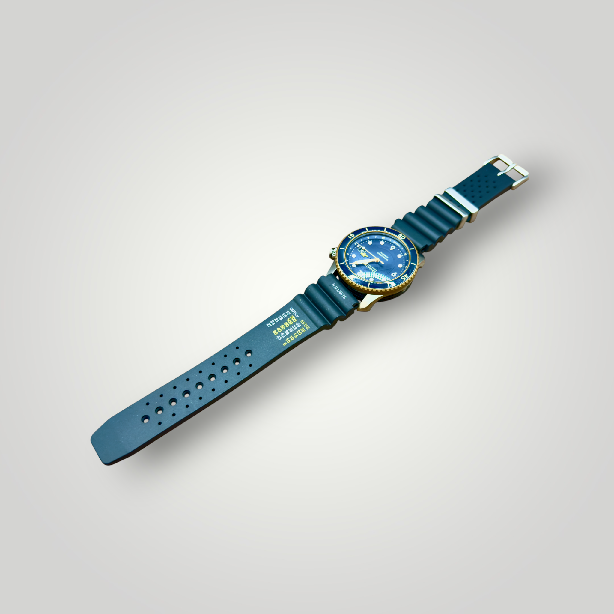 ZULUDIVER | 286 NDL Italian Rubber Dive Watch Strap - Black
