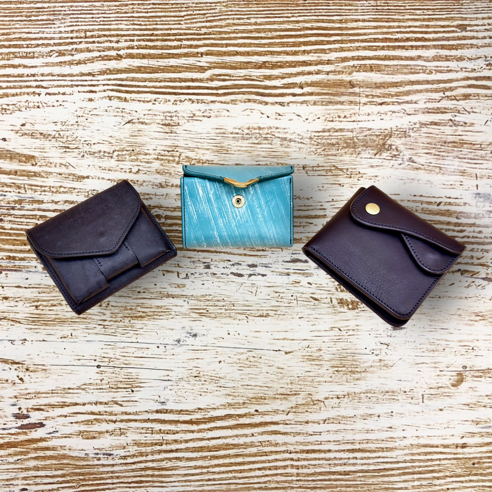 IKENOHATA GINKAWATEN 池之端銀革店｜Cramp クランプ｜プエブロレザー スリムウォレット｜ネイビー