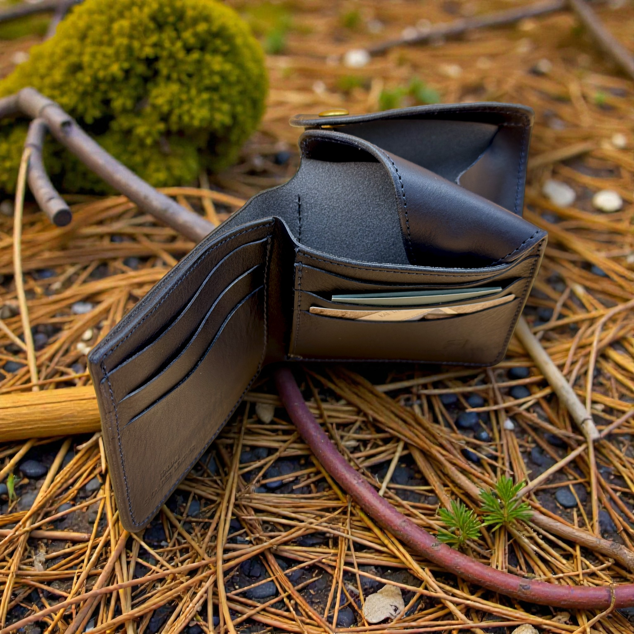 IKENOHATA GINKAWATEN 池之端銀革店｜Cramp クランプ｜イタリアンシュリンクレザー ダブルフラップ二つ折りウォレット｜ブルー