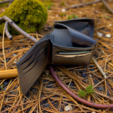 IKENOHATA GINKAWATEN 池之端銀革店｜Cramp クランプ｜イタリアンシュリンクレザー ダブルフラップ二つ折りウォレット｜ブルー