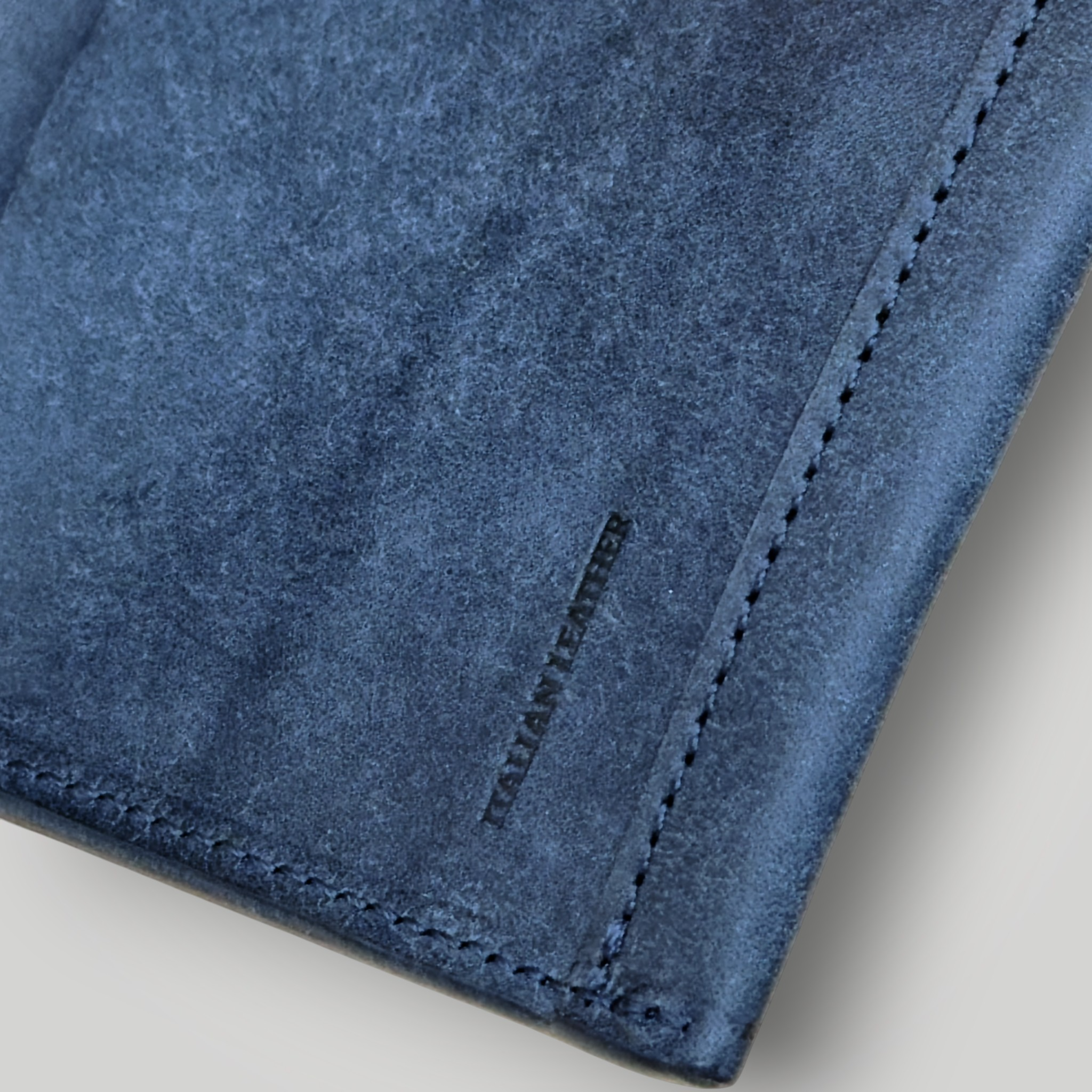 IKENOHATA GINKAWATEN 池之端銀革店｜Cramp クランプ｜プエブロレザー スリムウォレット｜ネイビー