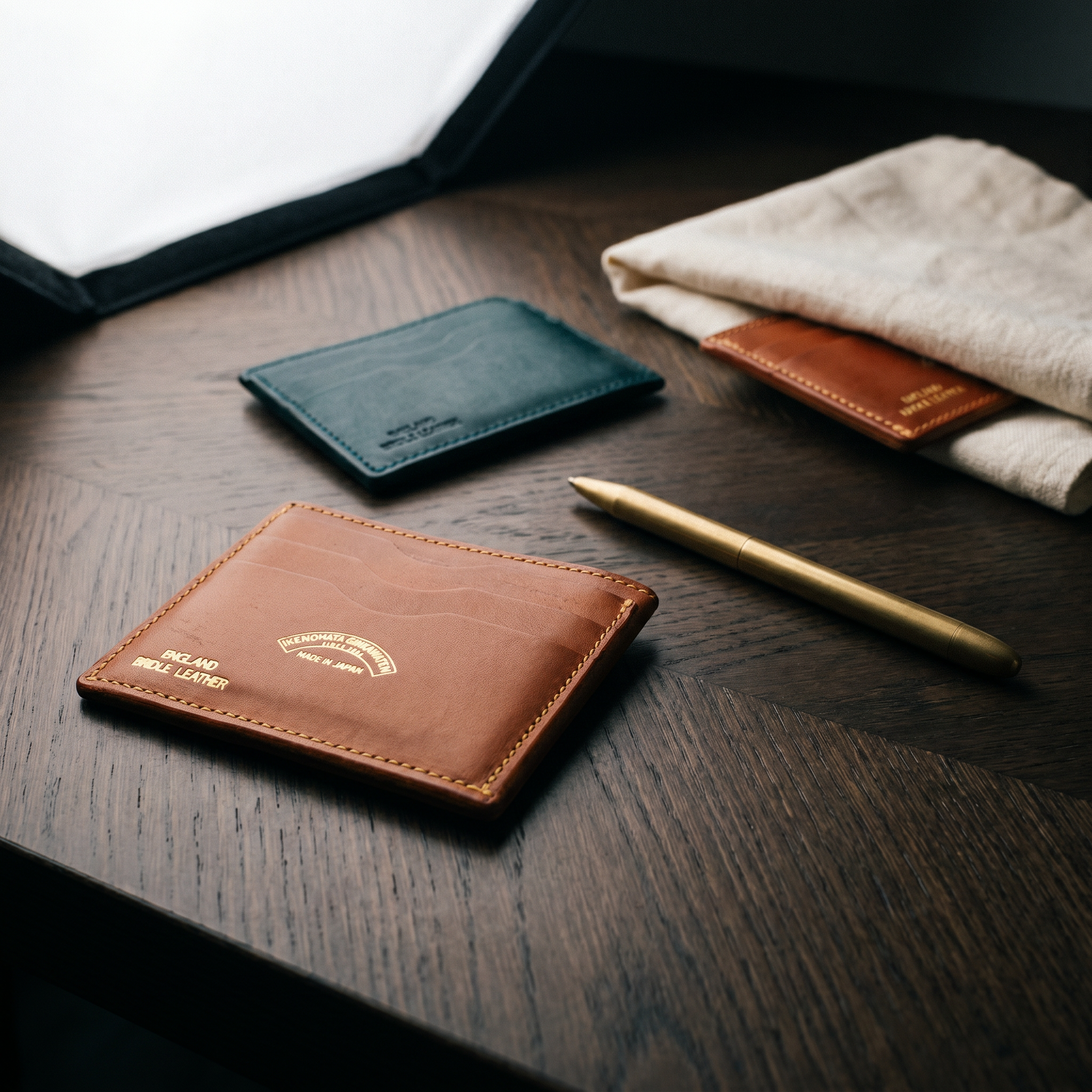 Cramp UK Bridle Leather Compact Wallet — Brass Front Accent — 10×7×3cm, Bourbon